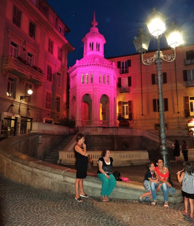 Piazza della Bollente, Acqui Terme by night