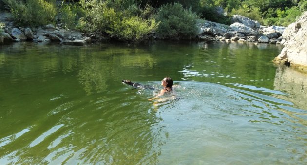 Afkoelen in de Erro rivier 