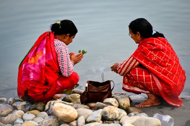 Ritueel aan de rivier