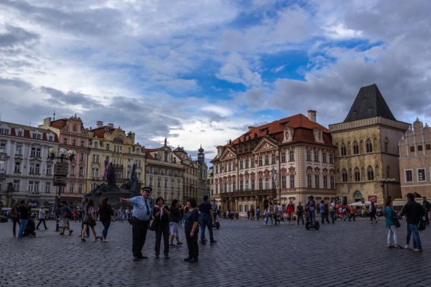 Vriendelijke agent in Praag