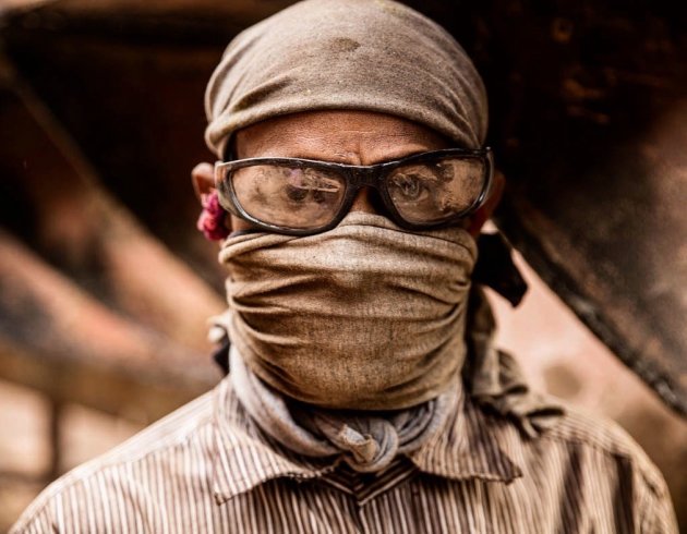 Working in a Bangladesh shipyard III