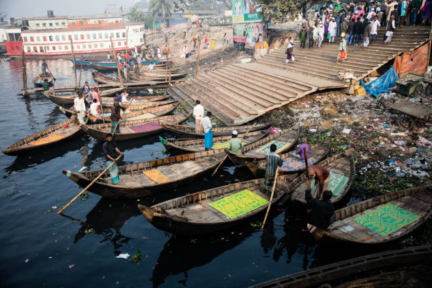 Leven aan de rand van de Buriganga River