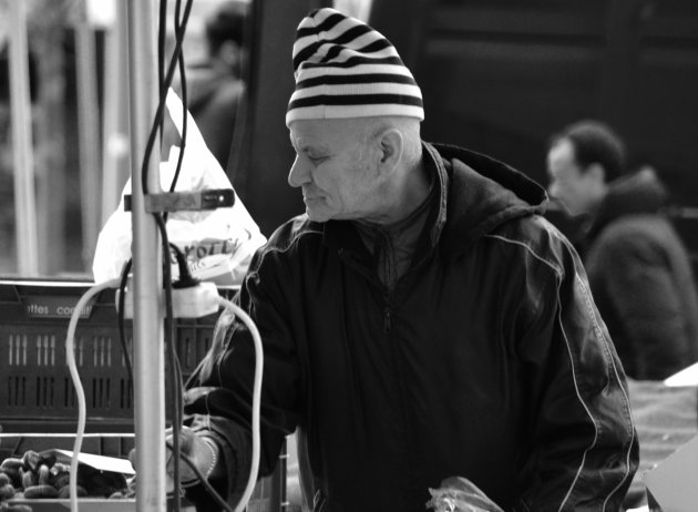 Marokkaanse marktkramer op de Vreemdelingenmarkt 4