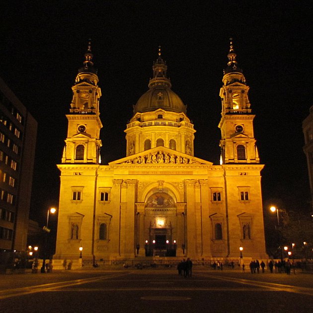 St Stefanus basiliek @ night