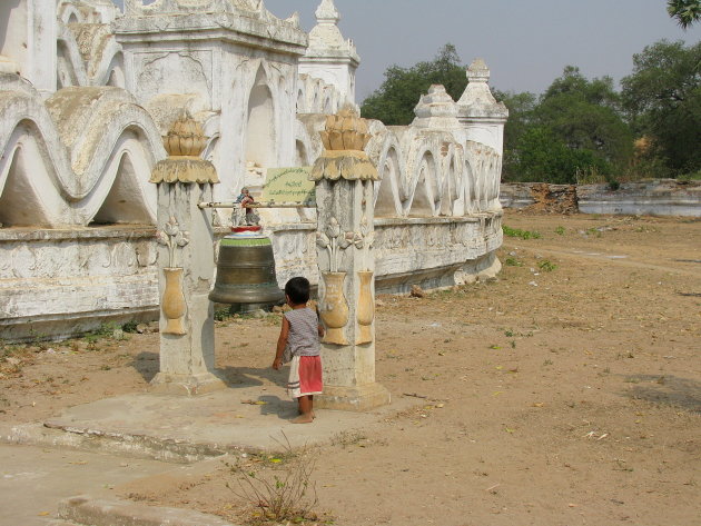 De bel bij de pagode