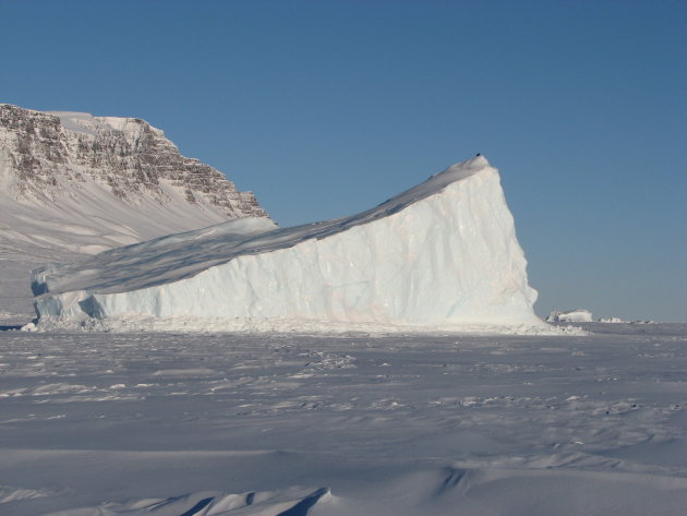 IJsberg nabij Qeqertarsuaq