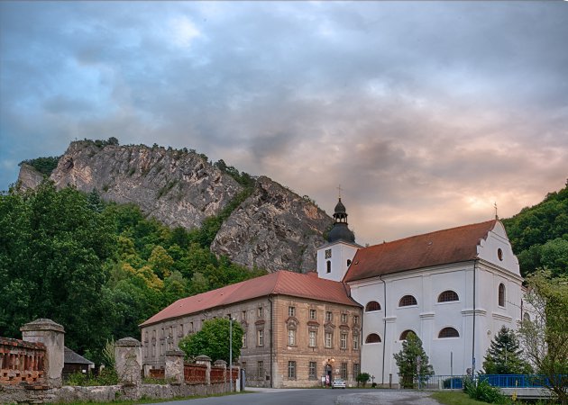 Svatý Jan Pod Skalou