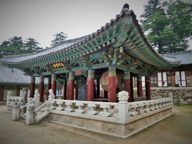 Trom en bell tower Haein-sa tempel