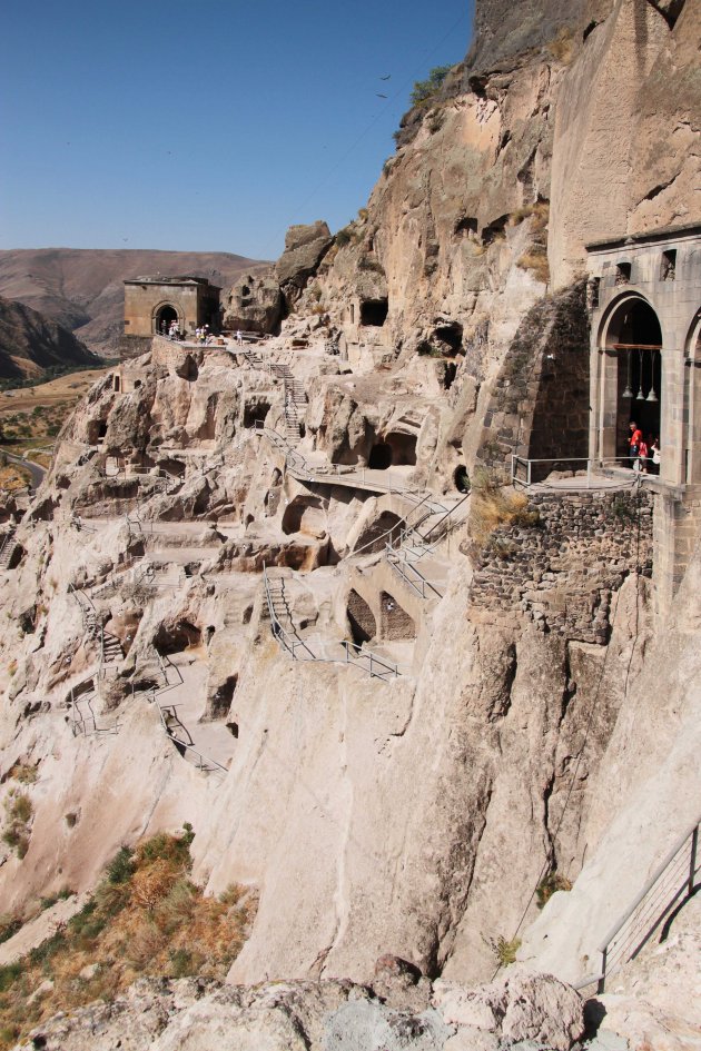 Vardzia met Maria Hemelvaart rotskerk