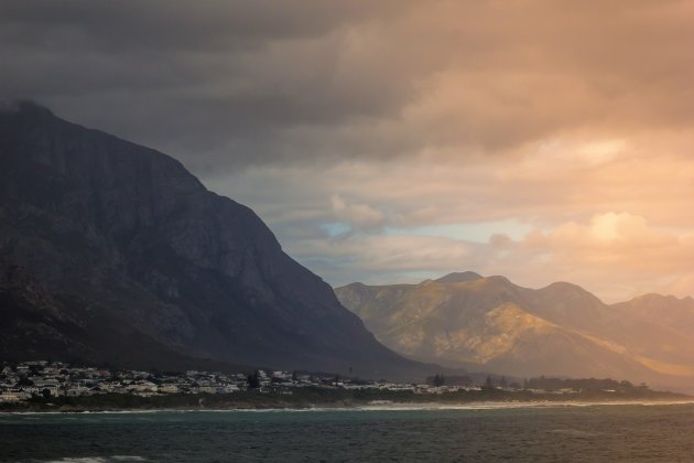 Hermanus in de wolken