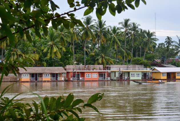 Floating houses Don Khone