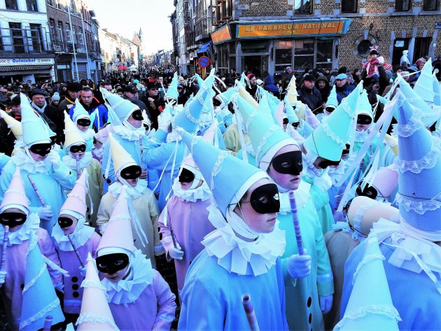 Pierrots in het Carnaval van Binche