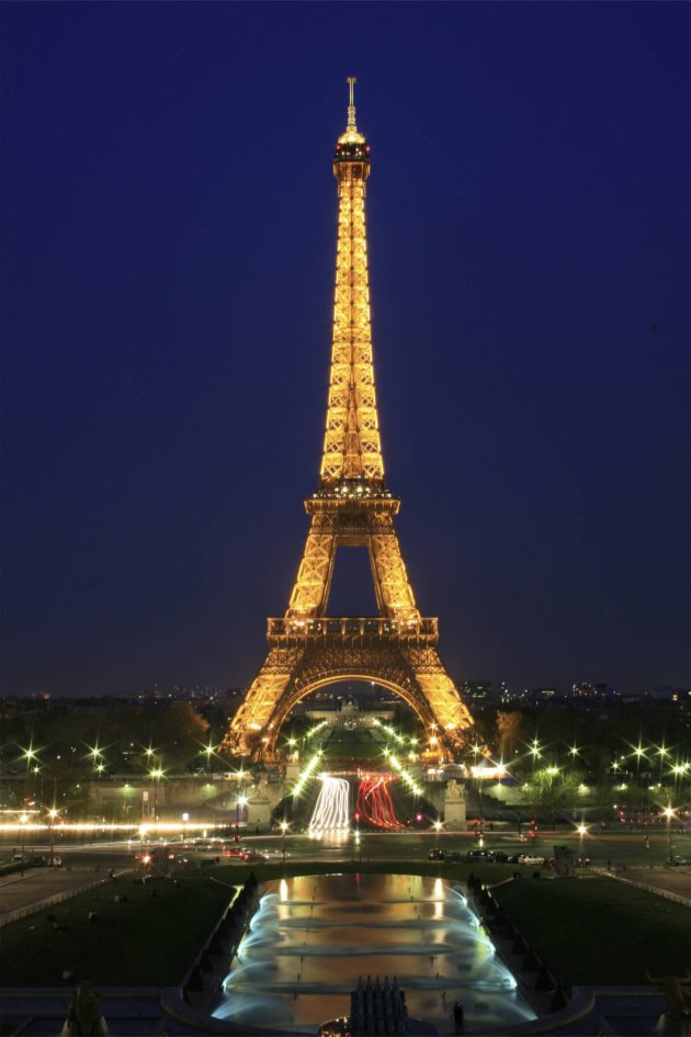 Eifel Tower by night