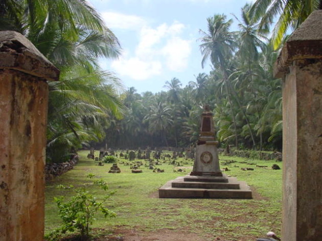 2002: Iles du Salut: begraafplaats.