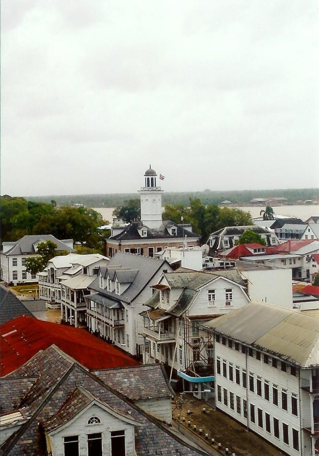 2001-2002 Paramaribo.