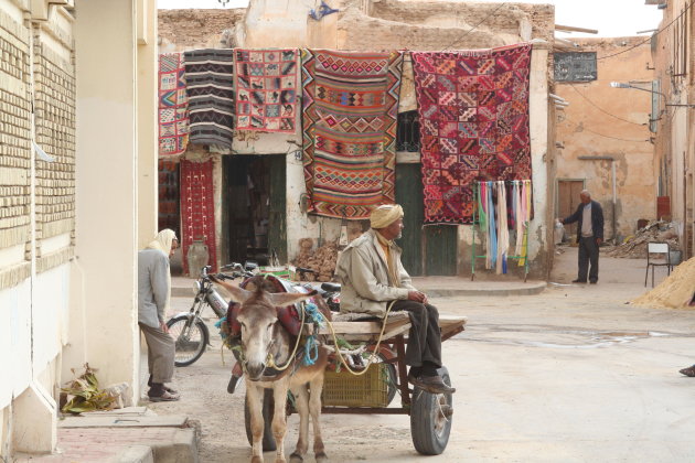 straatbeeld in Tozeur