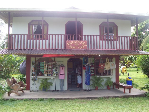 Shopping in Tortuguero