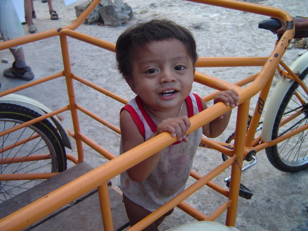 maya kindje in bakfiets