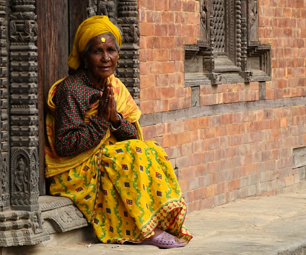 Lady in yellow