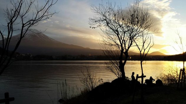 Prachtige zonsondergang bij de heilige berg Mount Fuji te Japan!