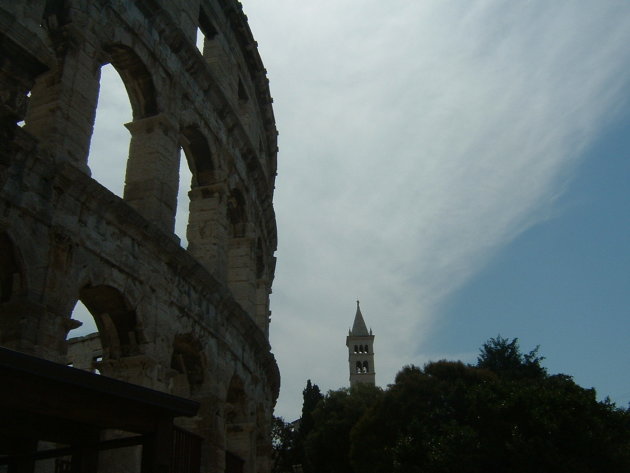 colloseum pula