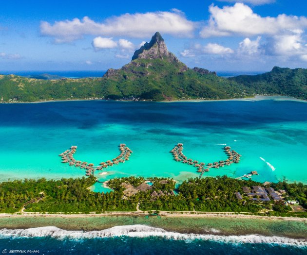 Bora Bora vanuit de lucht