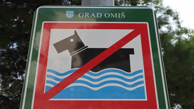 Verboden te zwemmen voor honden