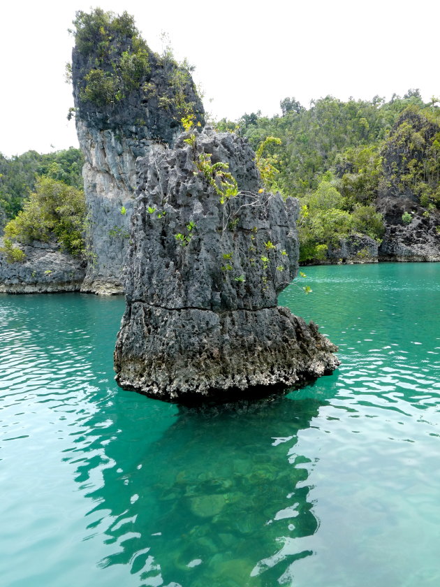 Karst rotsen en eilanden