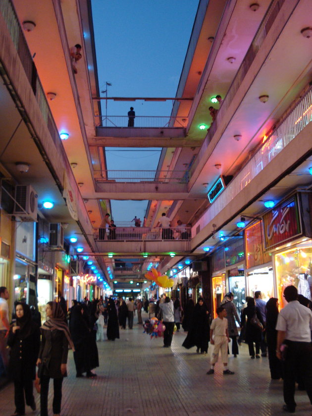 Winkelstraat, Teheran