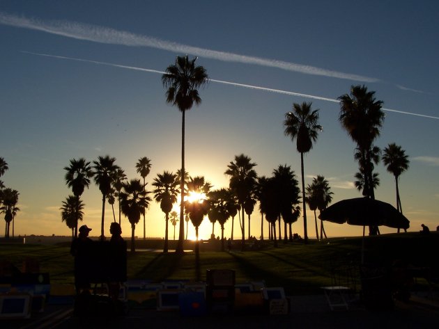 Straatartiesten tijdens zonsondergang Venice Beach