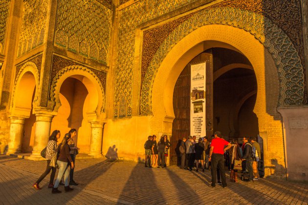 Bab Mansour badend in het laatste zonlicht