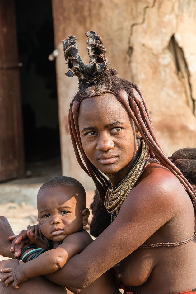 Himba mama en zoon