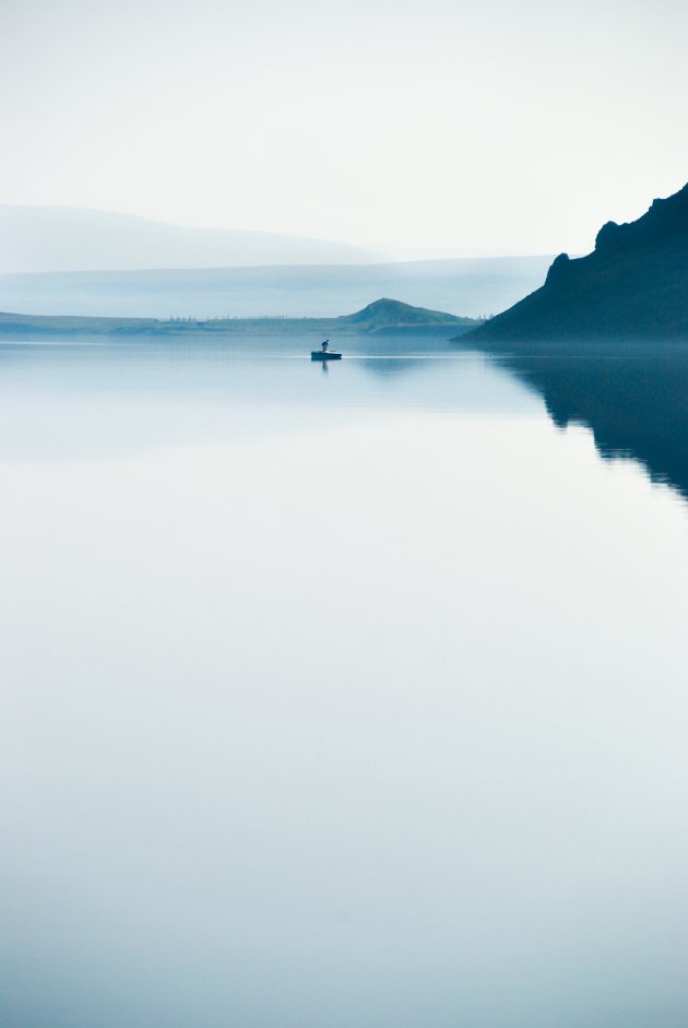 Eenzame visser in IJsland