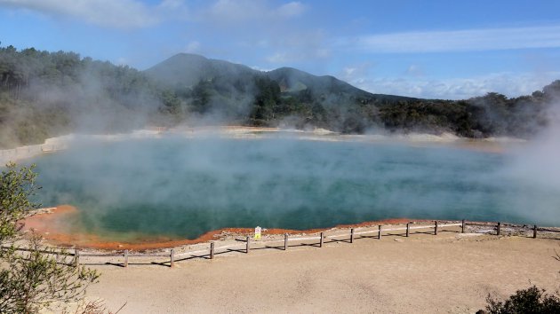 Champagne pool