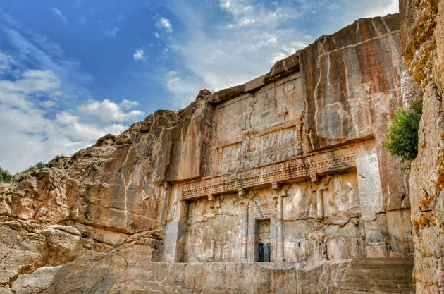 Weemoedig bij Persepolis