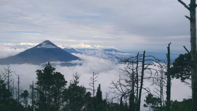 Bovenop Volcan de Acatenango