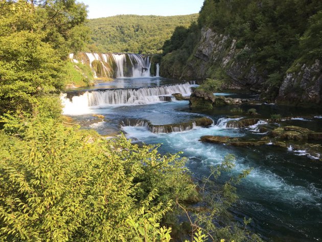 De waterval Strbacki Buk in Nationaal Park Una