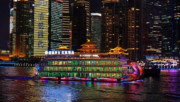 Sprookjesboot op de Huangpo rivier