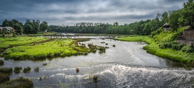 De omgeving bij de watervallen van Ventas Rumba