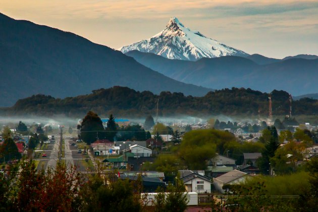 Zonsopkomst in Chaitén in Chileens Patagonië