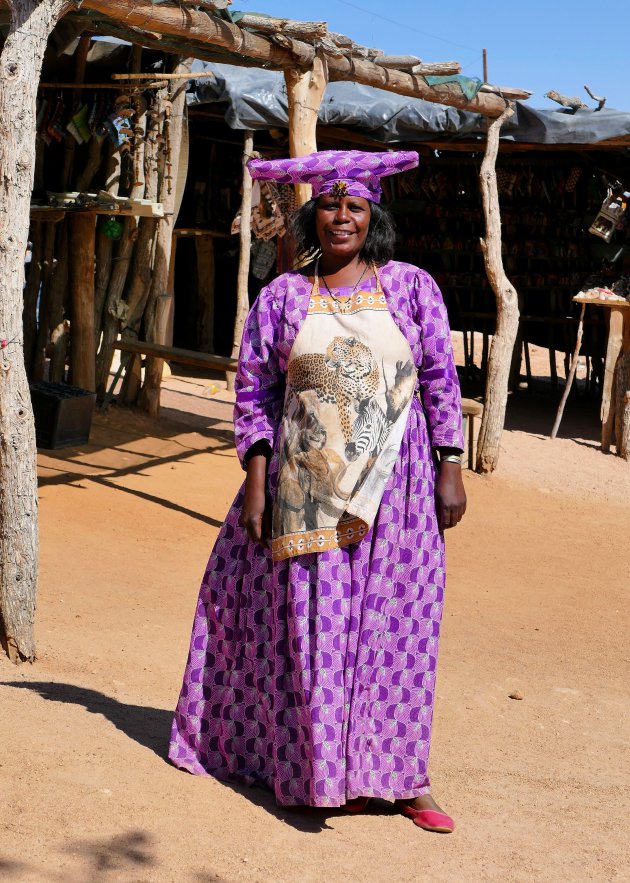 Herero vrouw in traditionele kleding