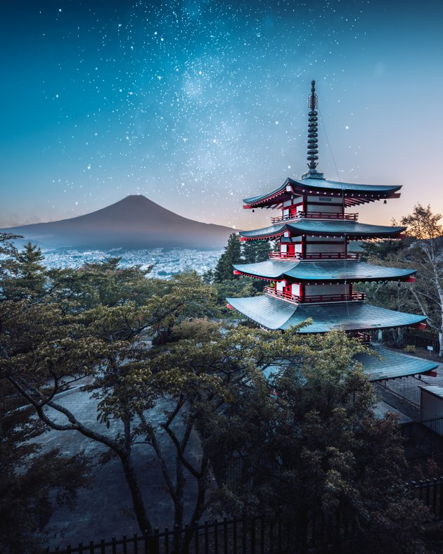 Chureito Pagoda bij zonsondergang (en daarna)