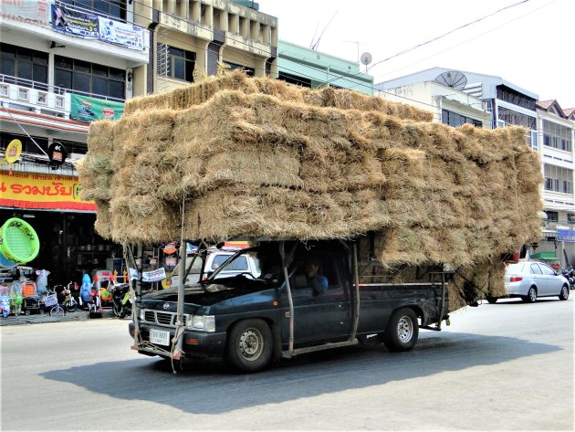 Volgeladen Pickup truck.