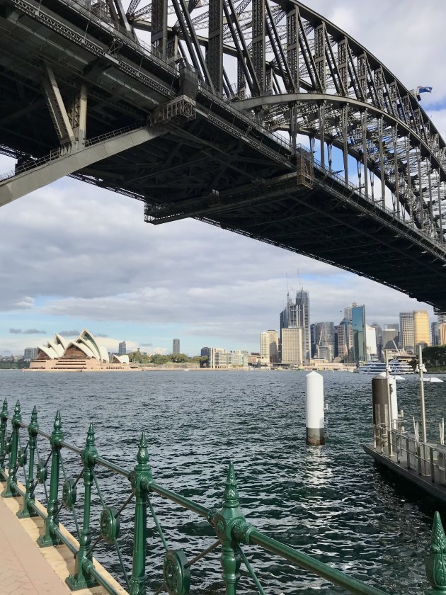 Onder de Harbour Bridge