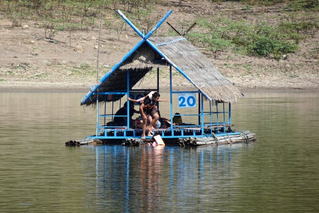 Drijven op Huai krating reservoir