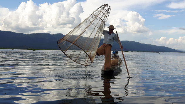 Myanmar, visser op het Inle lake