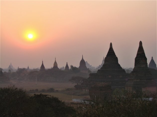 Zonsopkomst in Bagan.