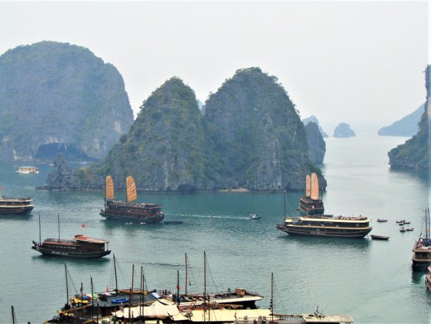 Hotelboten in Halong Bay.