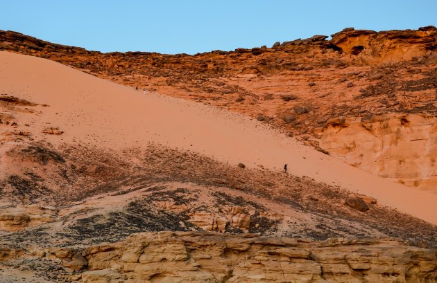 Afdalen bij Djebel Barkal