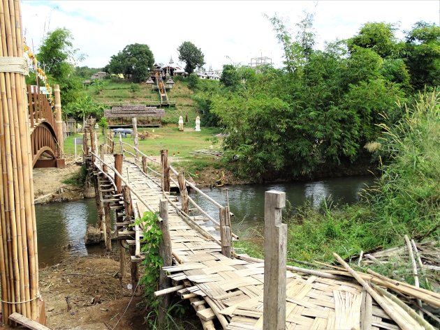 Oude bamboebrug.